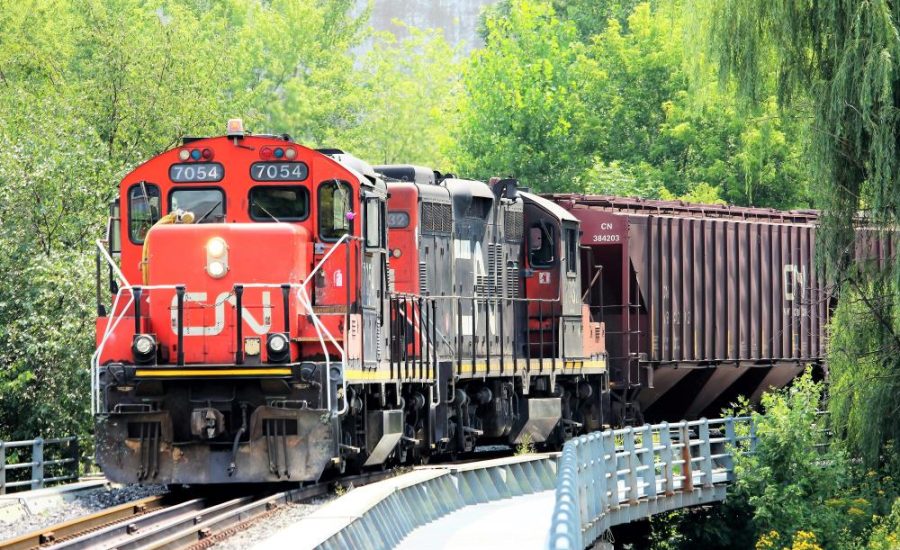 laurent-jollet-k9Dw_K1ZIwA-unsplash train