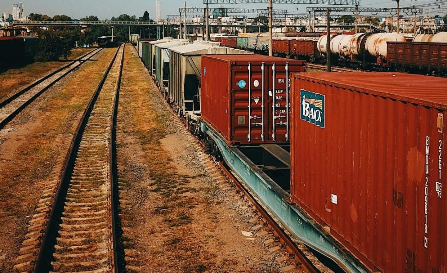 vitaliy-zamedyanskiy-VEUwnt8AgQY-unsplash (1) or